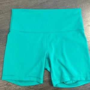 Lululemon WUNDER train HR short 6” color Green KLLG